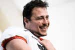 Se llama Carlos, es madrileño y ha dejado su trabajo para aterrizar en la NFL: “Soy un hombre de fe, es el cumpleaños de mi abuelo”