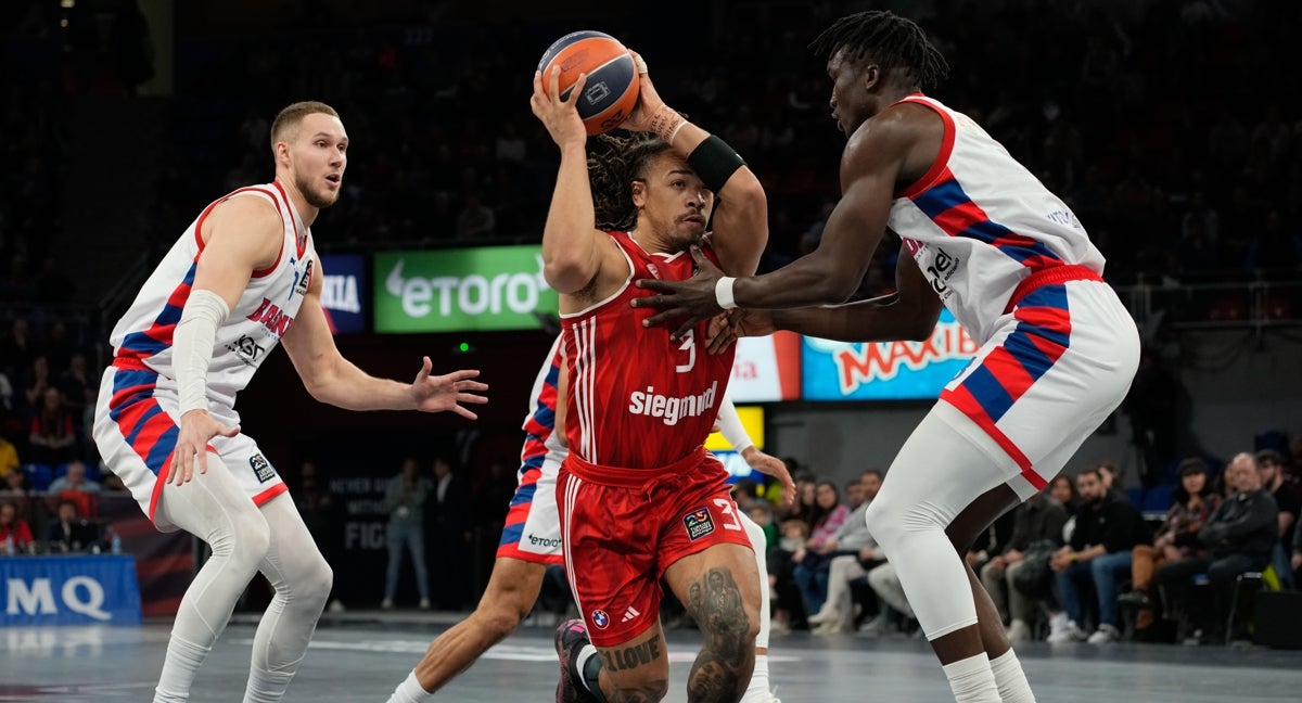 Una jugada en el encuentro entre Baskonia y el Bayern.