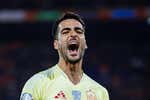 Mikel Merino, el '9' de moda, rescata su capa de héroe y evita un disgusto