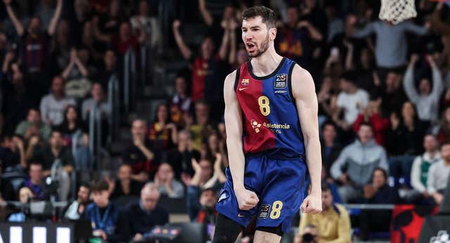 Darío Brizuela acerca al Barça a los playoffs