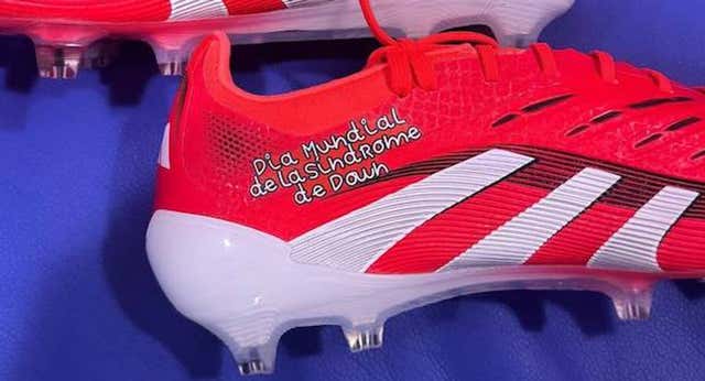 Las botas de Aitana esconden su último guiño al Síndrome de Down con una tipografía que ya llevó Messi: «Era la persona idónea»