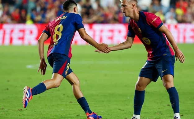 Pedri y Olmo, en el Barça.  EFE