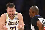 Los Lakers reciben una soberana paliza en el regreso de LeBron James y con un Doncic de dos caras