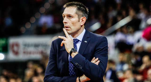 Natxo Lezkano se disculpa por llamar “mariquitas” a sus jugadores en pleno partido: “No fue mi intención ofender a nadie…”