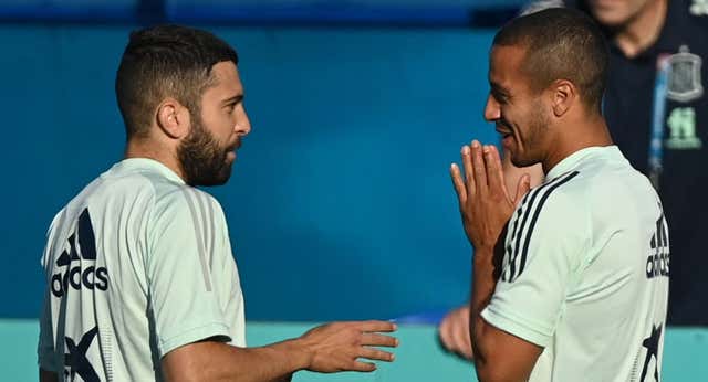 El modelo con matices de Gerard Piqué en el Andorra puede llegar a L’Hospitalet: Jordi Alba y Thiago Alcántara entrarían en la directiva con Glovo de partner