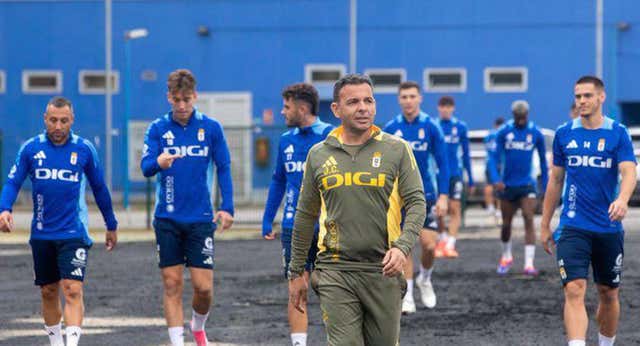 El playoff no aguanta a Javi Calleja y Veljko Paunovic tomará el mando