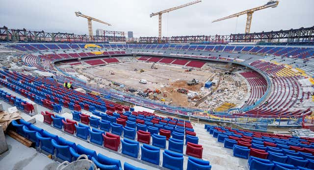 Tres sonómetros en plena calle que aplauden los vecinos controlarán el ruido de las obras del Camp Nou: “La primera noche fue maravillosa”
