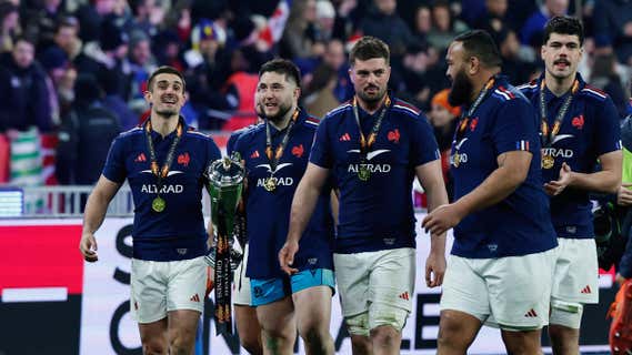 La selección francesa de rugby celebra el título del Seis Naciones/REUTERS