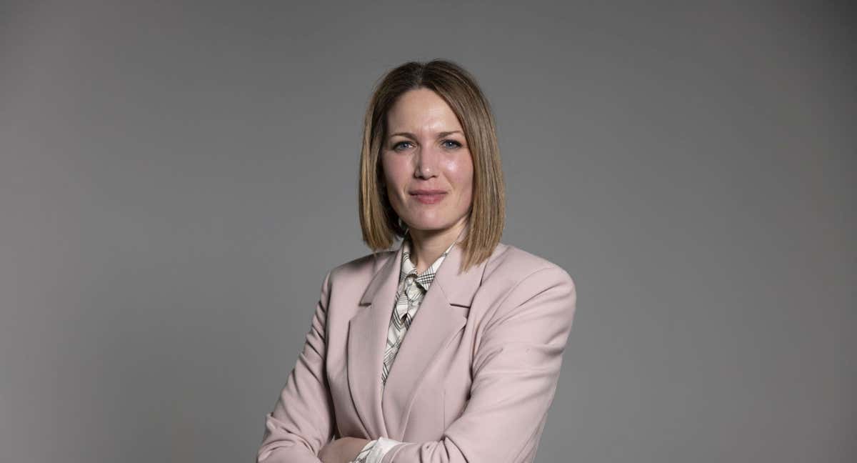 Silvia Intxaurrondo posa en la redacción de Relevo.