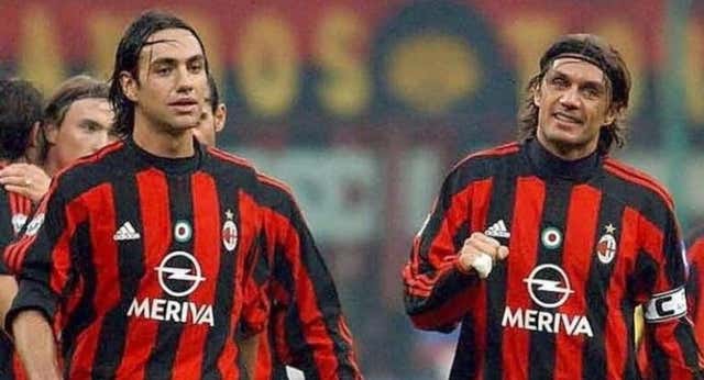 Nesta rememora la lección que le dio Maldini: “Vine de Roma con el pelo alisado, sandalias y bermudas; él me enseñó a jugar en el Milán”