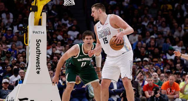 Nikola Jokic reaparece con un triple-doble y una genialidad para firmar un pase inimaginable