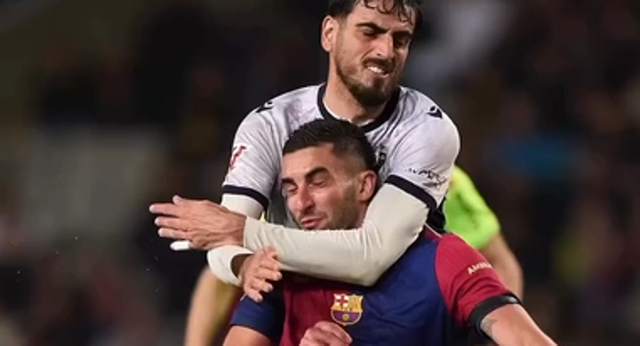 Según la FIFA, un jugador lesionado y no va con su selección no puede jugar con su club durante los 5 días posteriores.