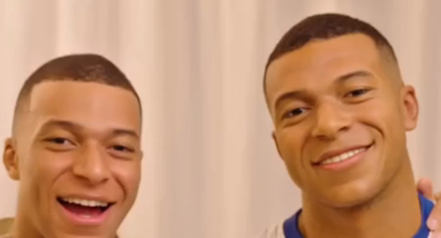 Mbappé alucina con su réplica de cera