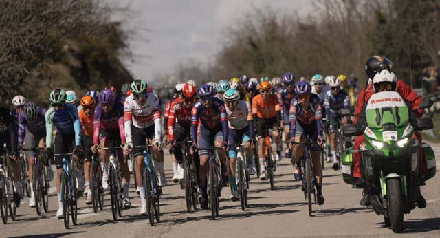 La Volta explota contra «algunos ciclistas» por no querer correr: «Es una falta de respeto«