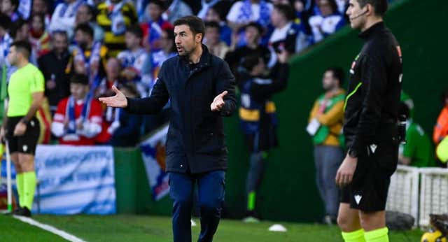 Gabi carga contra los árbitros y reconoce un error en la derrota contra el Racing: “Es responsabilidad mía”
