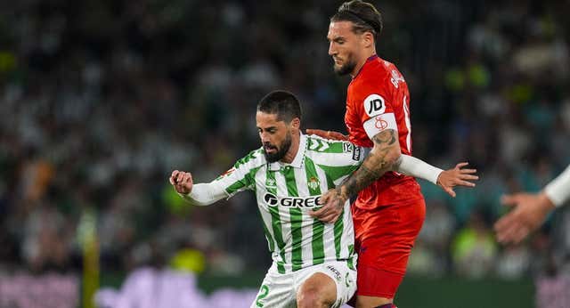 Ganar el derbi le sabe a poco a Isco: «Tenemos que traer el parche de las estrellitas»