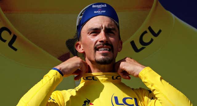 La UCI da luz verde a la ampliación del número de equipos en las grandes vueltas y el Tour invita al Tudor de Alaphilippe