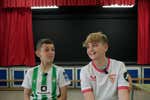 La picor y la gracia de un derbi en Sevilla se entiende cuando vas al colegio el día después: «Después de siete años ya les tocaba, que avisen cuando tengan 7 UEFA's»