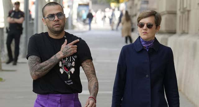 Viaje al centro de las protestas contra Alves: “El sistema pone el foco en la víctima, especialmente cuando hay poder, fama y dinero”