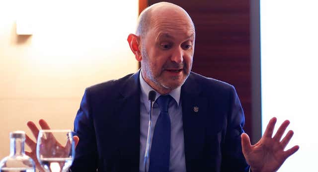 Rafael Louzán quiere ‘vivir’ en el centro de Madrid y mantener la parte más futbolera de la Federación en Las Rozas
