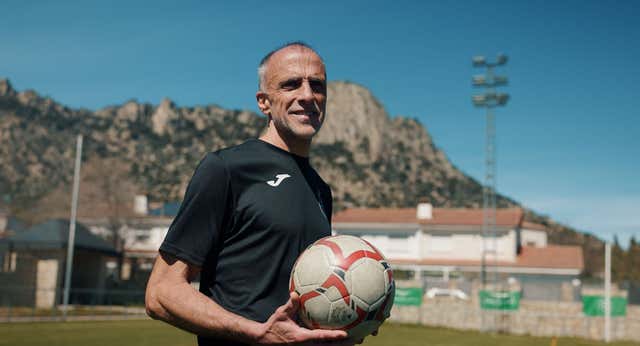 Osvaldo, el futbolista de 60 años que da una lección de vida cada jornada y huye del elogio: “¿Retirar mi camiseta? Si a alguien le gusta el ’14’, por qué no lo va a llevar’