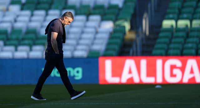 La gestión del derbi deja tocado a García Pimienta… pero con oportunidades para redimirse