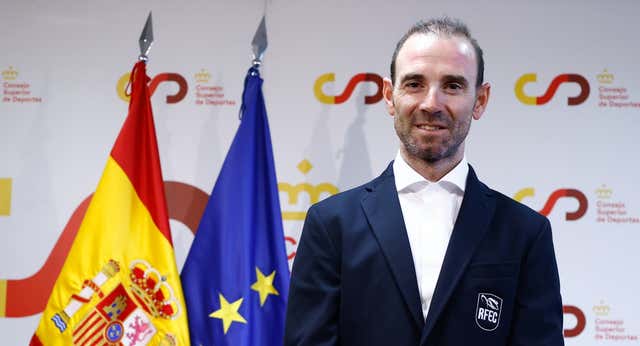 Alejandro Valverde se rinde ante Juan Ayuso: «Si está convencido y con ganas, va a ser el líder de la selección»