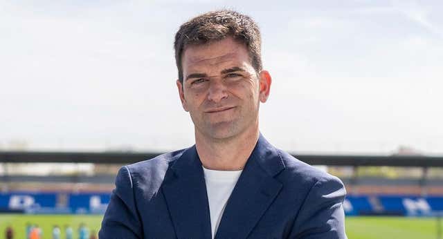 Andrés Pardo escenifica el problema de dejar el Real Madrid de manera inesperada: «Me he tenido que despedir de 250 familias, que me decían ‘no te vayas, nos has traído aquí«