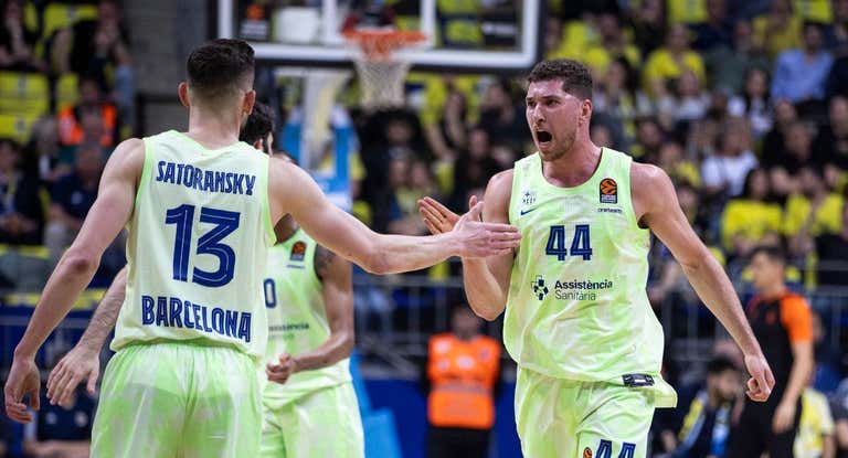 Joel Parra durante el partido ante el Fenerbahçe.