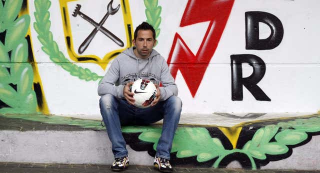 El día que Vallecas conoció la mística de Raúl Tamudo… que salvó al Rayo del abismo: «Casi no recuerdo el gol porque estaba rezando»
