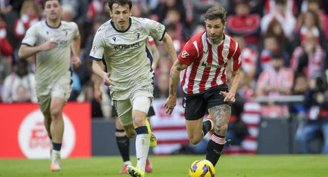 Yeray ejerce de capitán, marca los objetivos y protege a Sancet: «Es diferencial y le necesitamos»