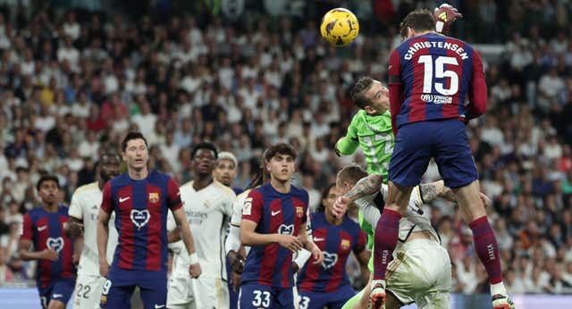 Las lesiones de Christensen y el riesgo de un año en blanco dejan su futuro en el aire: «Le cuesta tolerar el dolor»