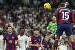 Las lesiones de Christensen y el riesgo de un año en blanco dejan su futuro en el aire: «Le cuesta tolerar el dolor»