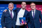 Lozano: «Mi corazón y mi cabeza decían una cosa, pero la dirección deportiva tiene otros planes para mí»