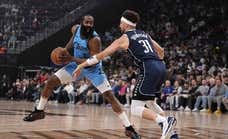 James Harden mantiene a los Clippers en el pulso por los 'playoffs' con los Grizzlies y los Wolves