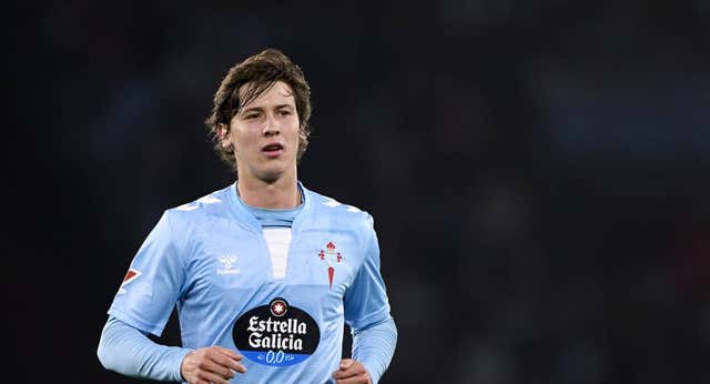 Fer López brilla en el Celta, llama a las puertas de la Sub-21 y afronta su primer mercado de fichajes bajo el paraguas de Jorge Mendes
