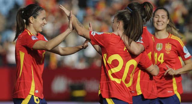 La Selección vuelve en sí y Montse Tomé sortea la presión con un festín en Balaídos