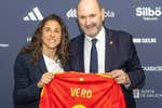 El encuentro de Rafael Louzán y Vero Boquete es el primer paso en la eterna deuda de la RFEF con la leyenda de la Selección