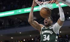 Giannis Antetokounmpo reactiva el modo 'Greek Freak' para firmar una de las remontadas más increíbles de la NBA