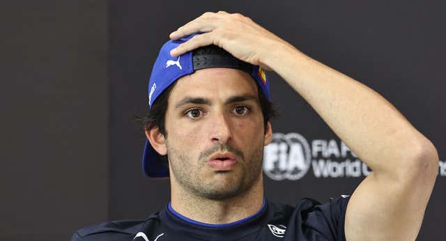 Carlos Sainz estrena su genio tras la multa de la discordia: “Tener que pagar 10.000 euros por cinco segundos…”
