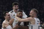 Una decisión inesperada a dos segundos del final manda un mensaje al vestuario del Real Madrid: «Vamos a intentar pelear por el título»