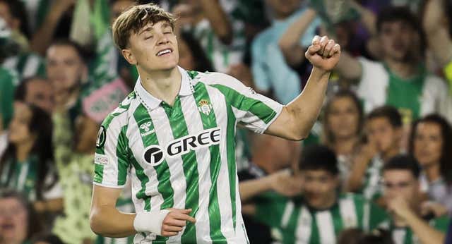 Bakambu y Jesús acercan al Betis al sueño en la Conference