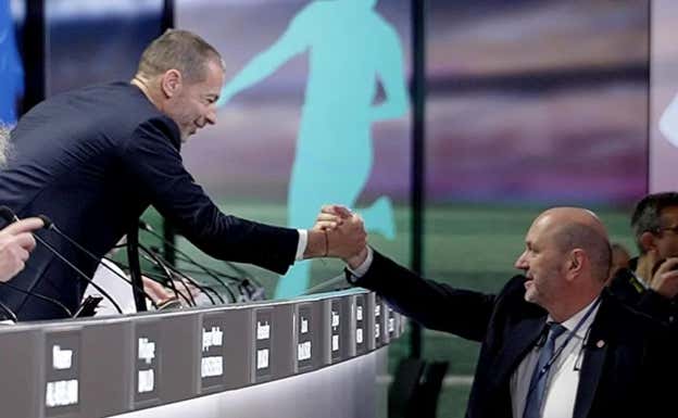 Ceferin y Louzán, el pasado 3 de abril juntos en un Congreso de UEFA en Serbia.  RFEF