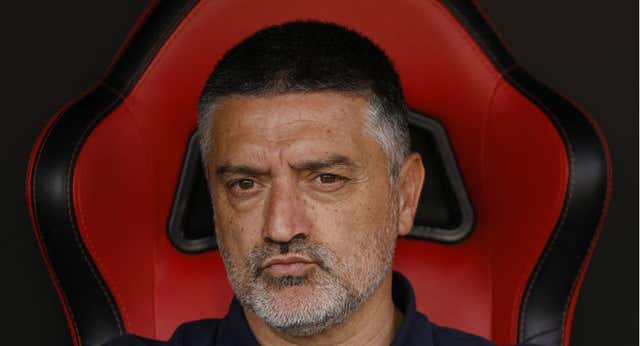 Pimienta, consciente de la exigencia del Sevilla… y sin quejas ante la soledad del banquillo: “No necesito ningún tipo de reconocimiento fuera”