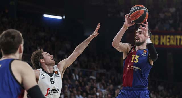 El Barça se mete con sufrimiento en el playoff y manda al Real Madrid al playin