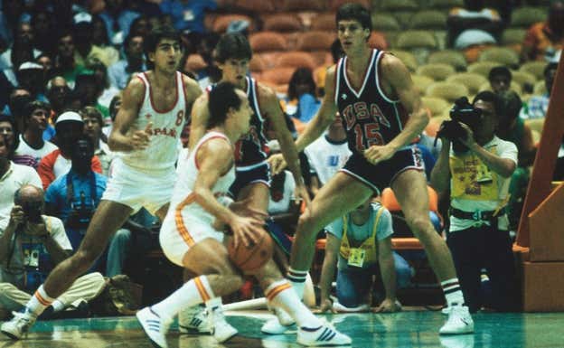 Corbalán y Jiménez durante la final olímpica en Los Ángeles'84.  Efe