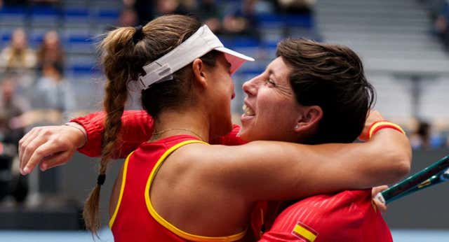 Sara Sorribes y Jessica Bouzas dan la victoria para España… y la primera alegría a la capitana Carla Suárez
