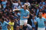 La magia de De Bruyne impulsa al City en su pelea por la Champions