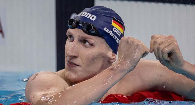 Lukas Märtens hace trizas el récord ‘imposible’ y más tramposo de la natación