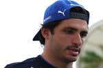 Carlos Sainz se muerde la lengua tras el boquete que le hizo Tsunoda: «No me voy a poner a criticar»